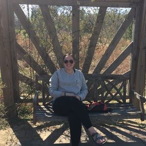 Meet your Posher, Laurie